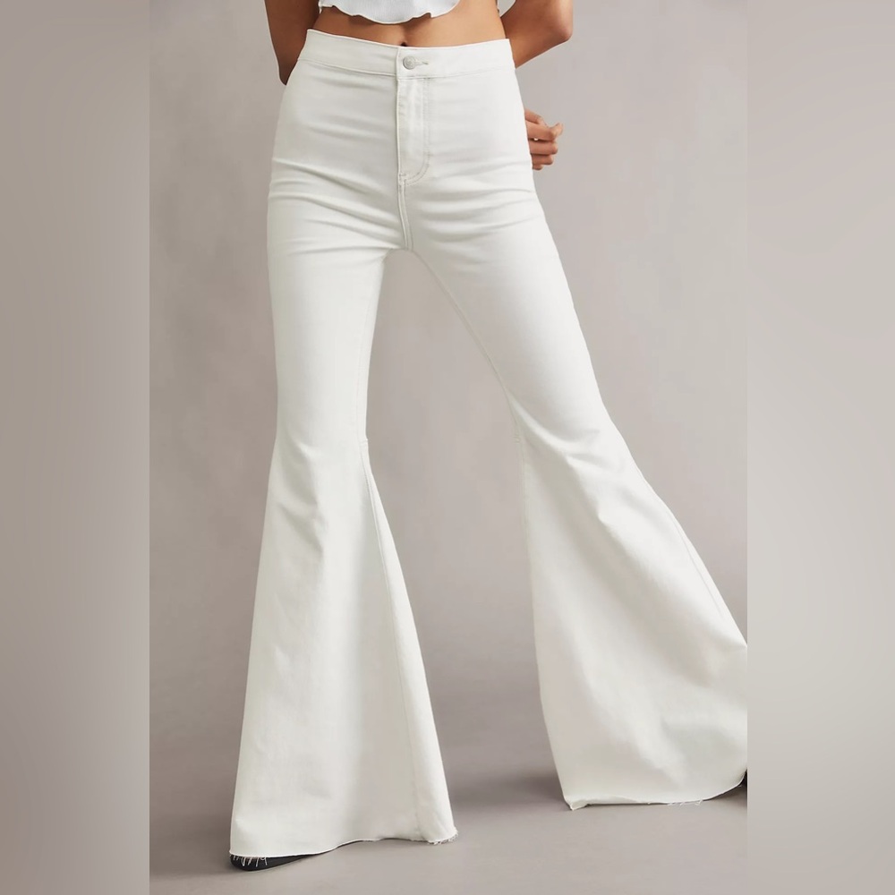 Free People Flared White Jean - 31